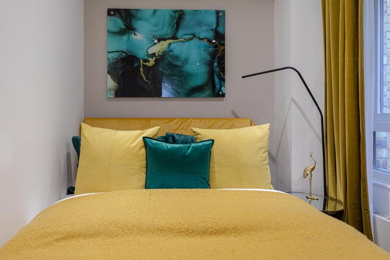 Explore The Most Exquisite West-End From A Harrods Family And Couple Home London Eksteriør billede